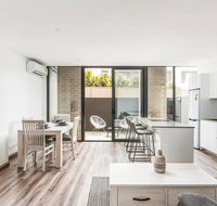 AnchoredOceania - Holiday Sunshine Coast