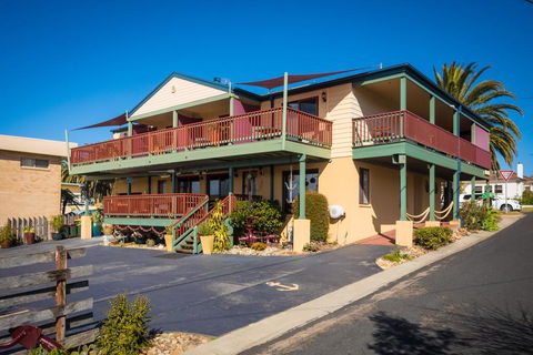 Anchors Aweigh - Sunshine Coast Tourism 2