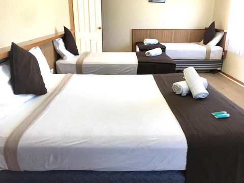 Angel's Rest Motel - Sunshine Coast Tourism 3