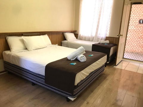 Angel's Rest Motel - Sunshine Coast Tourism 0
