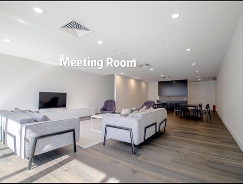 Angel's Space - Holiday Sunshine Coast 1