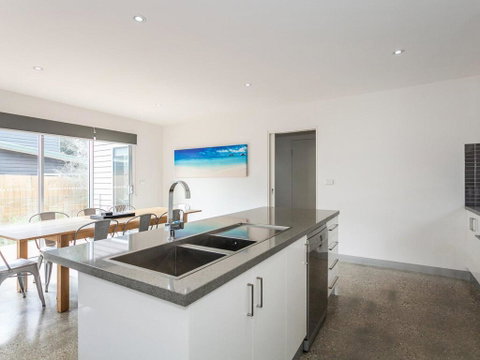 ANGLE BY THE SEA - Anglesea - Sunshine Coast Tourism 1