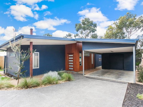 ANGLE BY THE SEA - Anglesea - Sunshine Coast Tourism 0