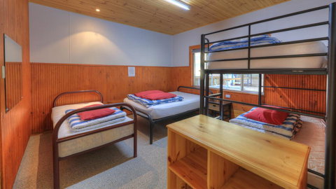 Anglers Reach Lakeside Village - Holiday Sunshine Coast 1