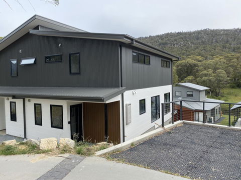 Aniyah Chalet - Holiday Sunshine Coast 0