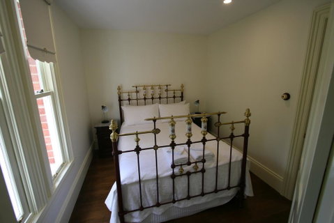 Annies Garden Cottage - Sunshine Coast Tourism 2