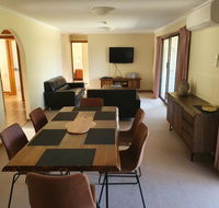 Annies Holiday Units - Sunshine Coast Tourism