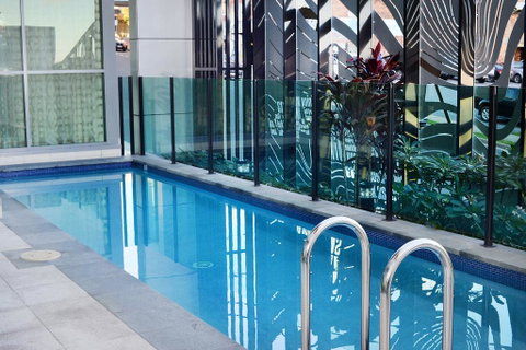 Apartments @ 79 Goondoon - Sunshine Coast Tourism 2