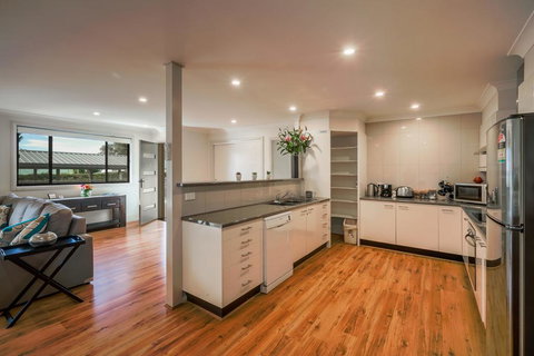 Apartments On Allingham - Sunshine Coast Tourism 2