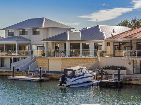 Aqua Vista - Holiday Sunshine Coast 0
