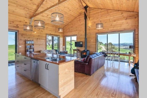 Aquila Barn - Sunshine Coast Tourism 0
