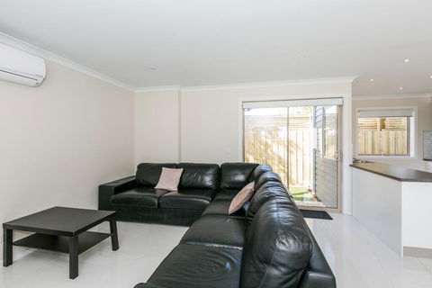 Aquilla Townhouse 6 - Holiday Sunshine Coast 3
