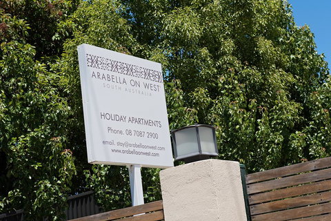 Arabella On West - Holiday Sunshine Coast 1