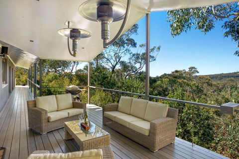 Arana Wentworth Falls - Sunshine Coast Tourism 0