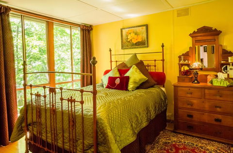 Arcadia Cottages - Holiday Sunshine Coast 2