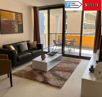 ARENA RESORT STYLE EXEC FREE NETFLIX WIFI WINE - Holiday Sunshine Coast