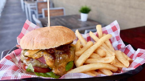 Argyle Hotel - Holiday Sunshine Coast 3