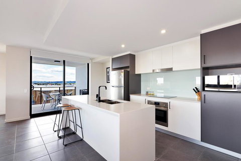 Arise Hedge - Sunshine Coast Tourism 2