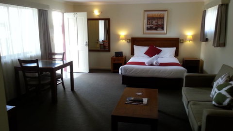 Armidale Pines Motel - Sunshine Coast Tourism 0