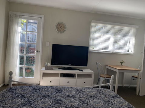 Aroha Studio - Sunshine Coast Tourism 3