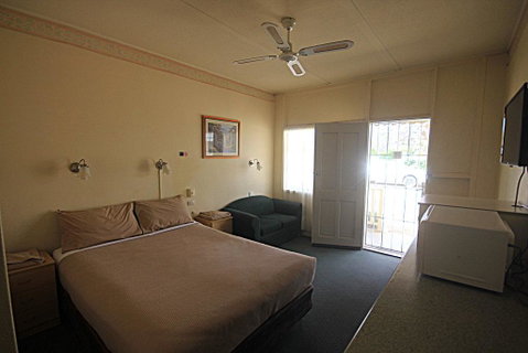 Aromet Motor Inn - Sunshine Coast Tourism 2