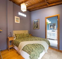 Art  Garden Retreat - Sunshine Coast Tourism