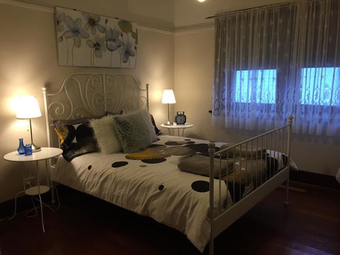 Art Deco Cottage - Holiday Sunshine Coast 2