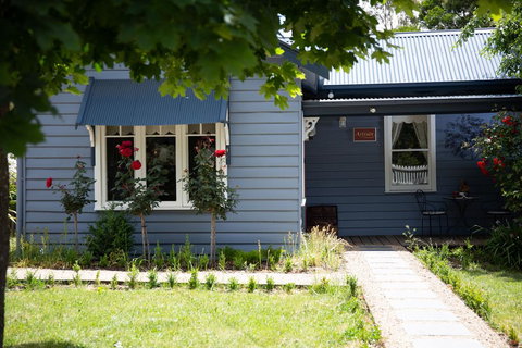 Artisan Retreat - Sunshine Coast Tourism 0