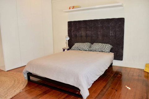 Artistic Apartment In Sunny Elwood Near St Kilda - Holiday Sunshine Coast 3