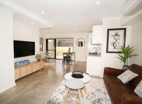 Ashburton Apartment - Holiday Sunshine Coast 0