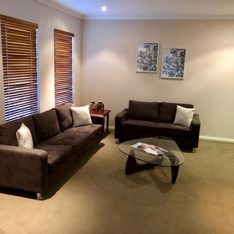 Ashington Gardens - Holiday Sunshine Coast 3