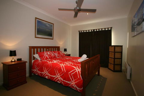 Aspect 1/8a Poly Cow Lane - Holiday Sunshine Coast 2