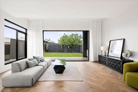 Luxurious Getaway For Big Groups - Sunshine Coast Tourism 2