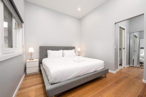 Luxurious House Near Flemington Racecourse - Sunshine Coast Tourism 0