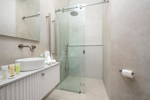 Luxurious House Near Flemington Racecourse - Sunshine Coast Tourism 2