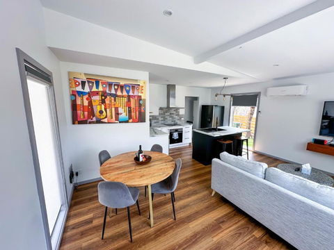Luxury Holiday Unit 8min Walk To Town Center With Boat Parking - Sunshine Coast Tourism 2