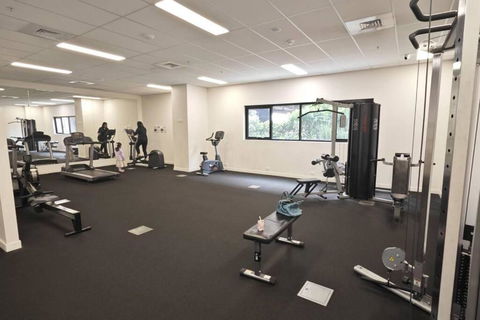Luxury Apartment In Mel East With Special Kids Bed - Holiday Sunshine Coast 2
