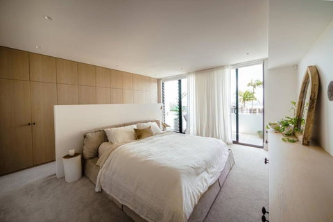 Luxury Home Near Bondi Beach - Holiday Sunshine Coast 1