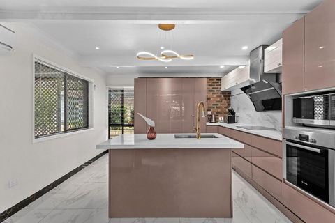 Luxury Living 2B2B In Southern Brisbane Parking - Holiday Sunshine Coast 0