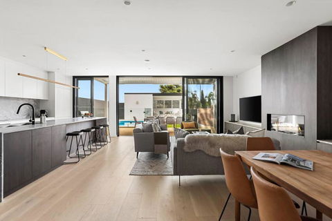 Luxury NEW 5BDRM Oasis With Heated Pool - Sunshine Coast Tourism 1