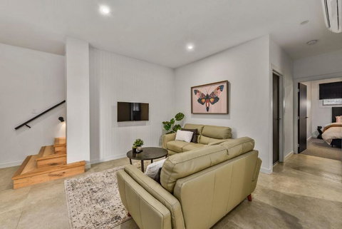 Luxury On Holland Kingston SE - Sunshine Coast Tourism 3