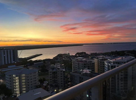 Luxury Two-beds Harbour Views Apartment - Sunshine Coast Tourism 0