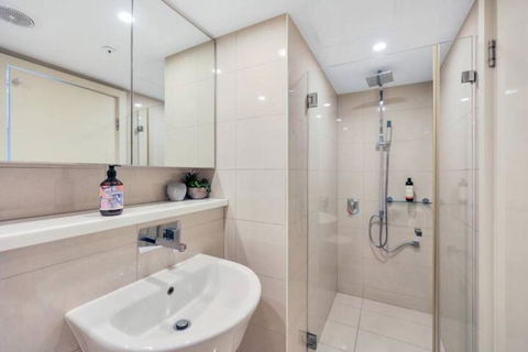 Luxury Two-beds Harbour Views Apartment - Sunshine Coast Tourism 2