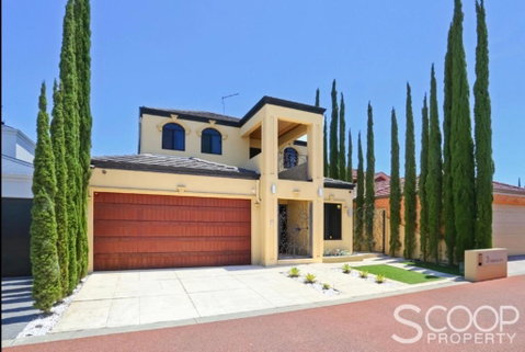 LUXURY VILLA W POOL & SPAS - Sunshine Coast Tourism 3