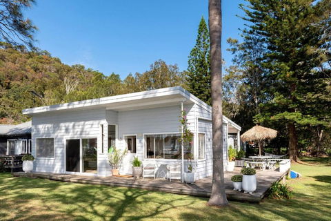 Mackerel Beach Cottage And Cabin By TCC - Holiday Sunshine Coast 0