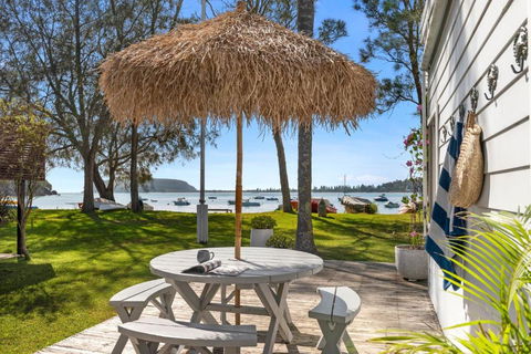 Mackerel Beach Cottage And Cabin By TCC - Holiday Sunshine Coast 1