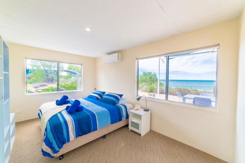 Mackerel Islands - Sunshine Coast Tourism 2