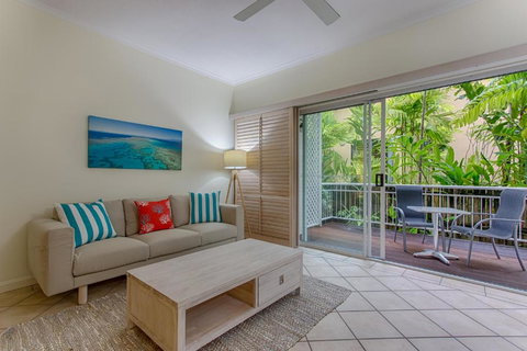 Macrossan House Boutique Holiday Apartments - Holiday Sunshine Coast 3