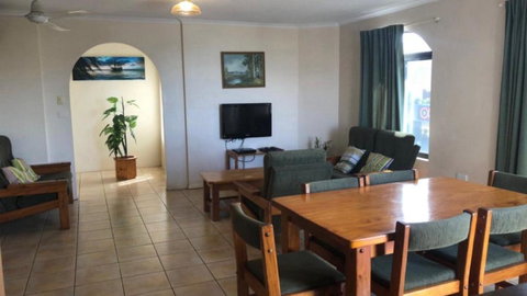 Madrid Unit 5 - Holiday Sunshine Coast 3