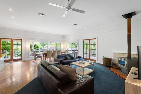 Magical Lucindale - Gorgeous 4 Bedroom House - Sunshine Coast Tourism 0